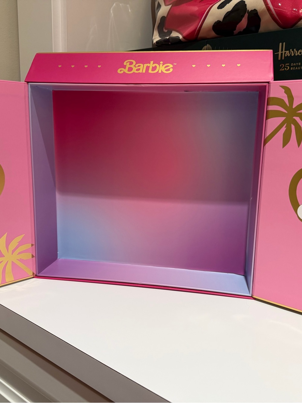 Barbie Glam lite PR box! 🌟 Pink &Gold double door makeup caddy presentation box! - Picture 5 of 8